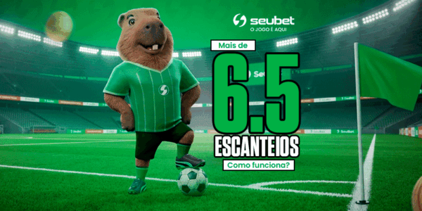 Banner educacional sobre o mercado de apostas esportivas no SeuBet. No centro, a mascote do SeuBet, uma capivara sorridente vestida com uniforme de futebol verde e branco, posa com um pé sobre a bola próximo a uma bandeira de escanteio verde. À direita, destaca-se em letras grandes o título "Mais de 6.5 ESCANTEIOS", seguido pelo botão "Como funciona?". O cenário é um grande estádio de futebol iluminado à noite. No topo central, encontra-se o logotipo do SeuBet. Arte focada em tutoriais e dicas de apostas em futebol.