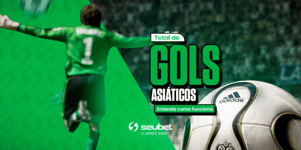 Banner educacional sobre apostas esportivas para o SeuBet. Ao centro, destaca-se o grande título "Total de GOLS ASIÁTICOS", posicionado logo acima do botão "Entenda como funciona". O design apresenta uma divisão diagonal: à esquerda, um fundo verde com textura padrão da marca; à direita, uma cena de jogo em um estádio lotado com um goleiro de uniforme verde saltando para defender, enquanto uma bola de futebol detalhada repousa em primeiro plano próxima à rede. Na base central, encontra-se o logotipo do o SeuBet. Arte focada em tutoriais do mercado de gols asiáticos.
